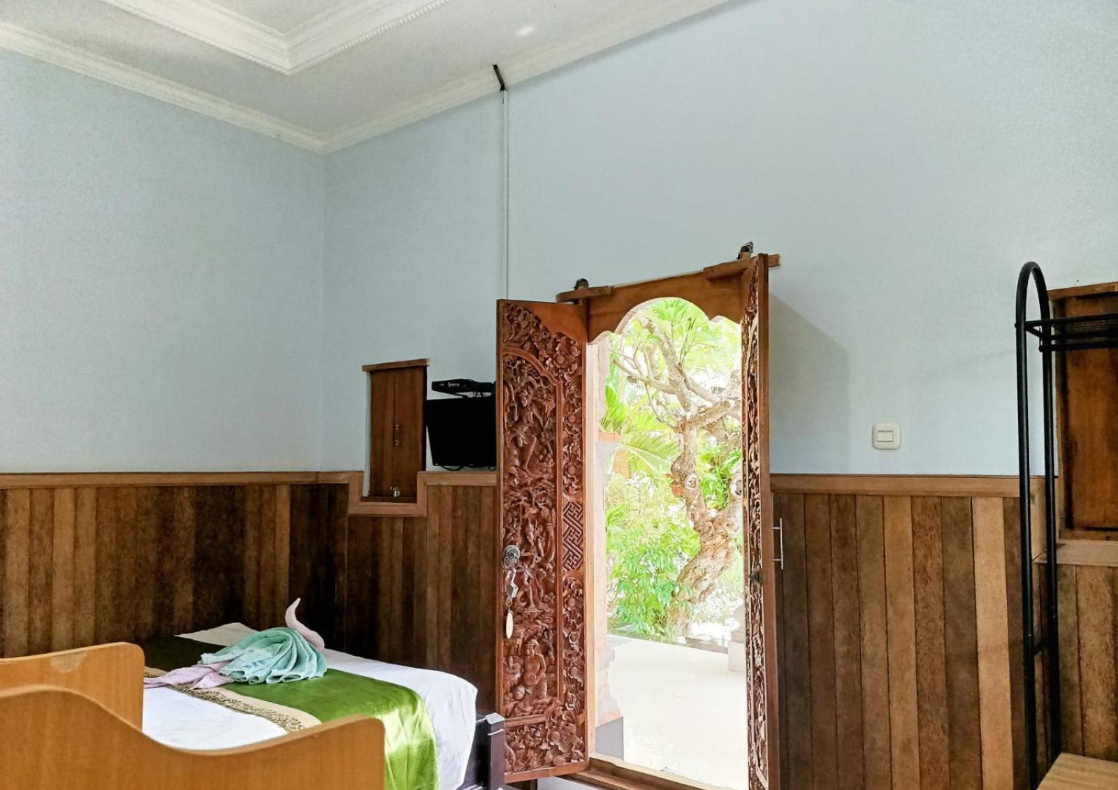 Green Palace Homestay Batununggul Exterior photo